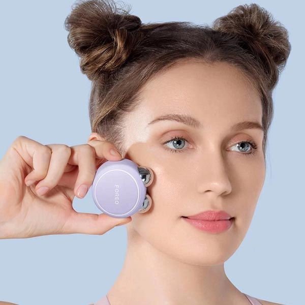 FOREO BEAR 2 microcurrent device used on the face