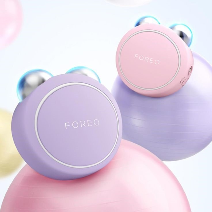 Close-up of FOREO BEAR 2 microcurrent facial device