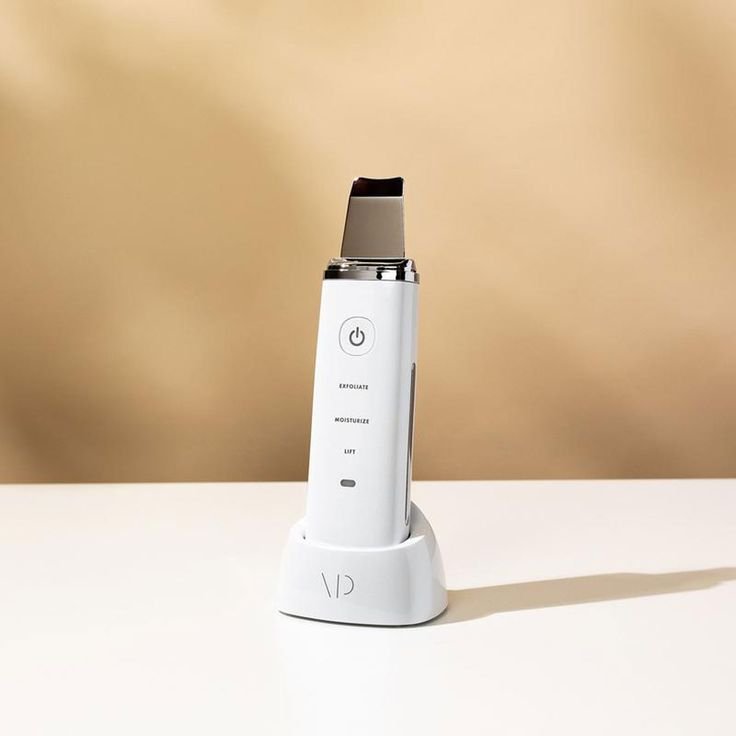 I Tried-an-Ultrasonic-Skin-Spatula-to-Unclog-My-Pores.